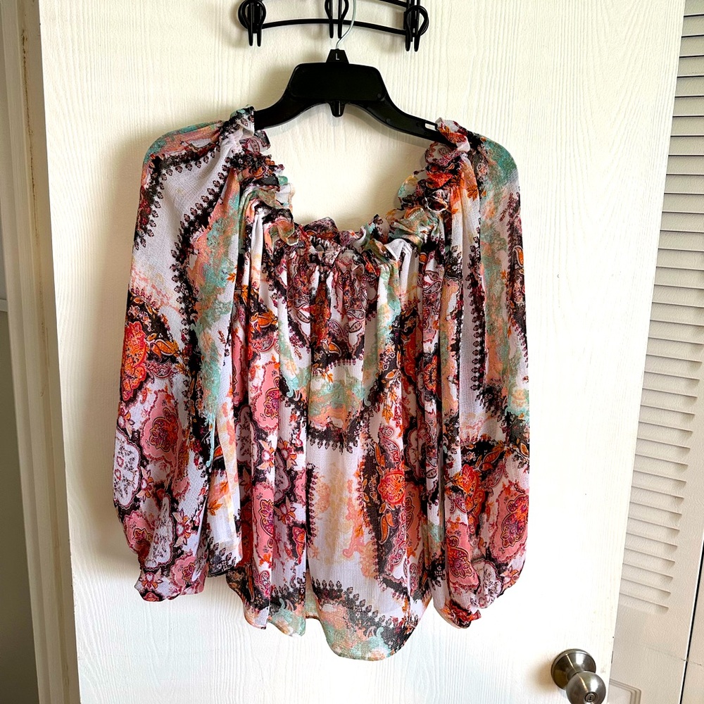 INC size LG lightly worn top.